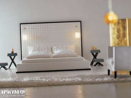 Итальянская мебель Orizzonti - кровать Scilly High со светильниками