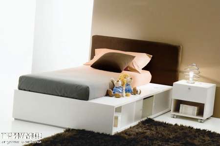 Итальянская мебель Di Liddo & Perego - Кровать с полками в базе, модель Space