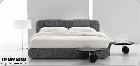 Итальянская мебель Bonaldo - кровать двуспальная Pad basso со съемным чехлом