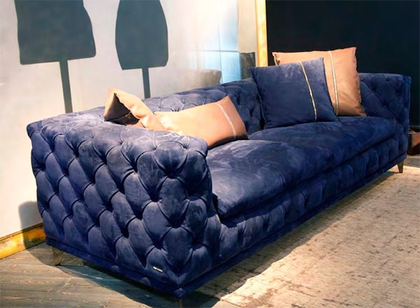 Итальянская мебель Gamma Aredamenti - Прямой диван Astin с отделкой "Капитоне"