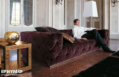Итальянская мебель Love Luxe (Longhi) - Диван велюровый с пуговицами Must