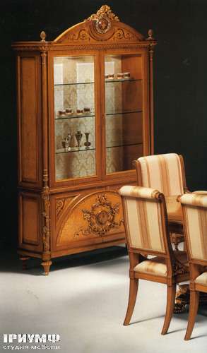 Итальянская мебель Citterio Fratelli - Витрина Genevra с короной