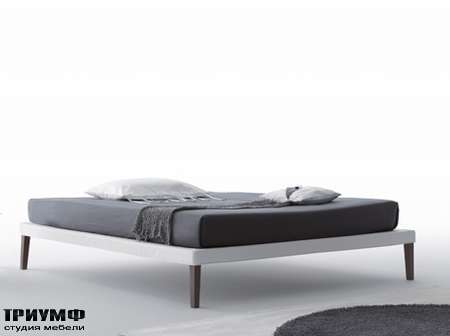 Итальянская мебель Orizzonti - кровать Ebridi Sommier