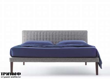 Итальянская мебель Orizzonti - кровать Ebridi с мягкой обивкой