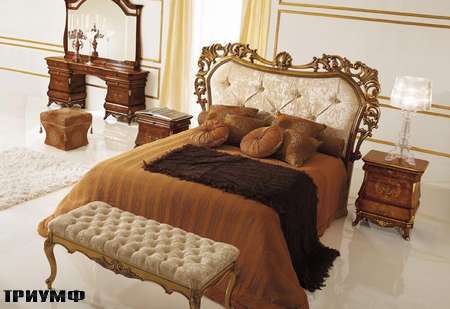 Итальянская мебель Grilli - Кровать с резным изголовьем
